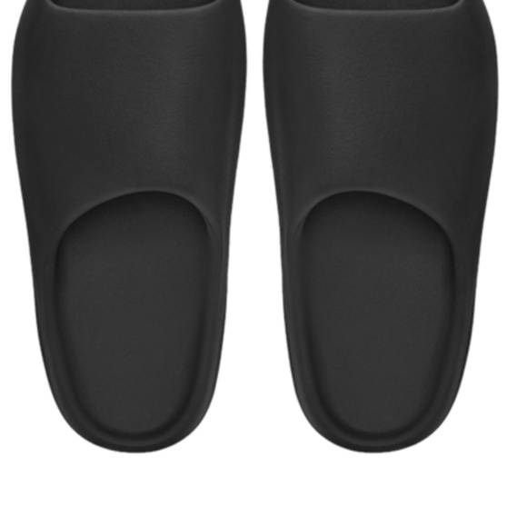 Yeezy Black Slides main image 4